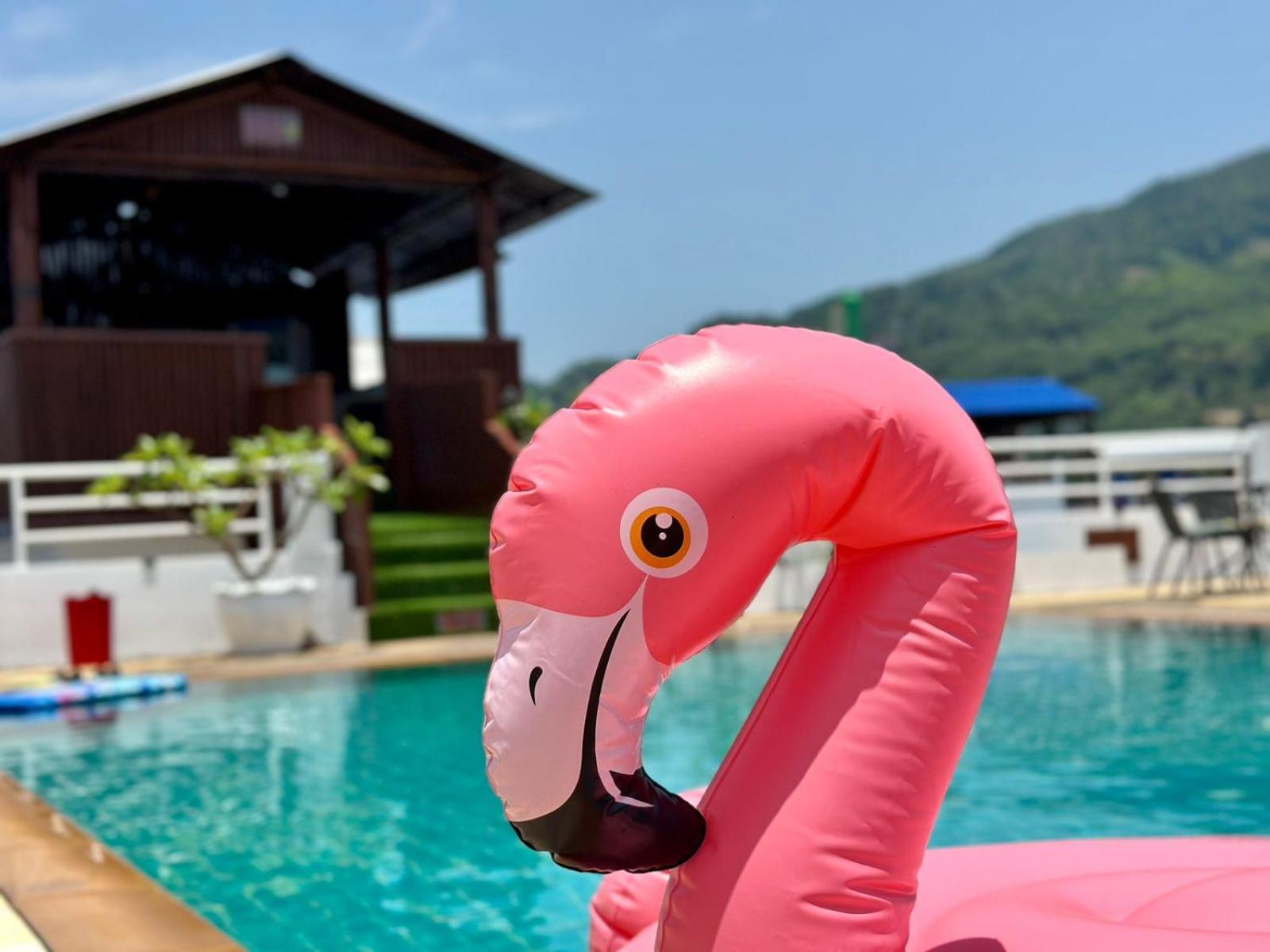 Issara Patong Beach Eksteriør billede