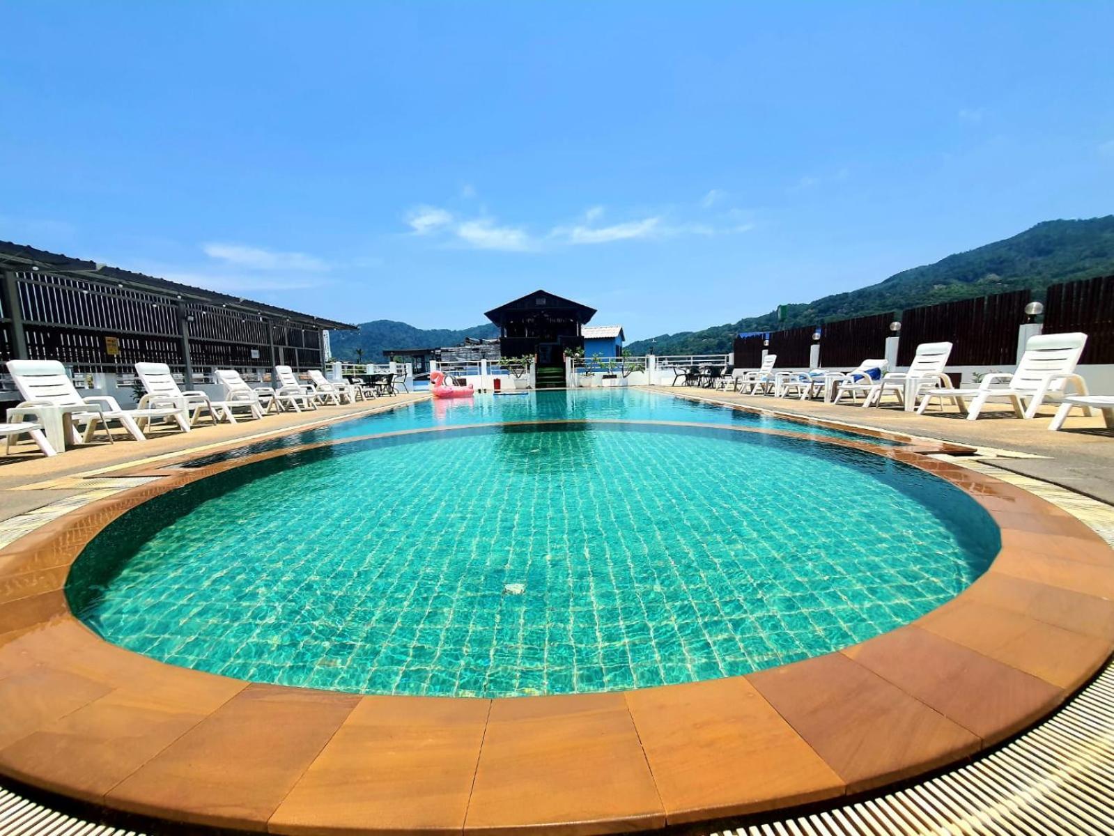 Issara Patong Beach Eksteriør billede