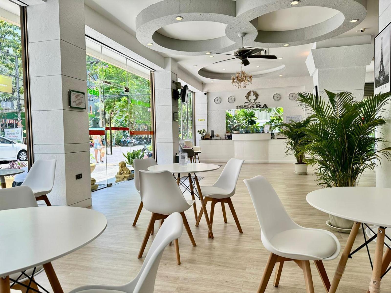 Issara Patong Beach Eksteriør billede
