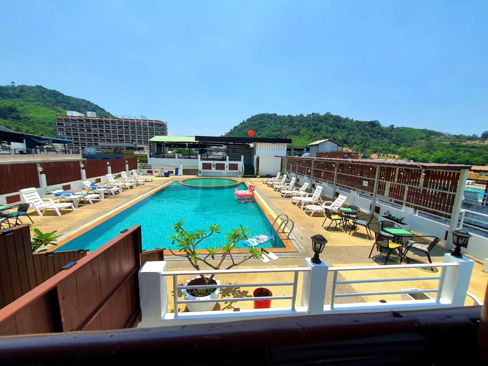 Issara Patong Beach Eksteriør billede