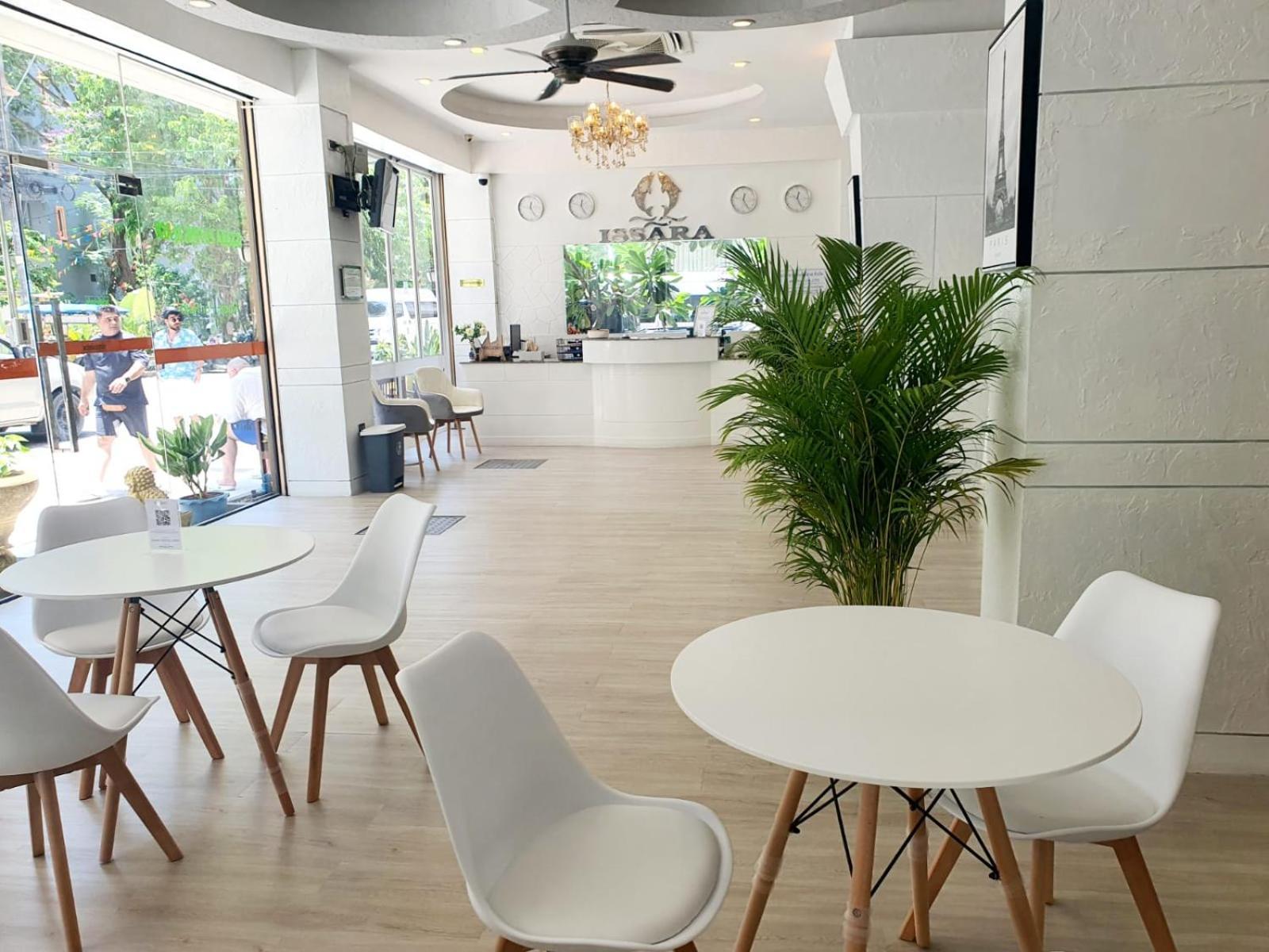 Issara Patong Beach Eksteriør billede