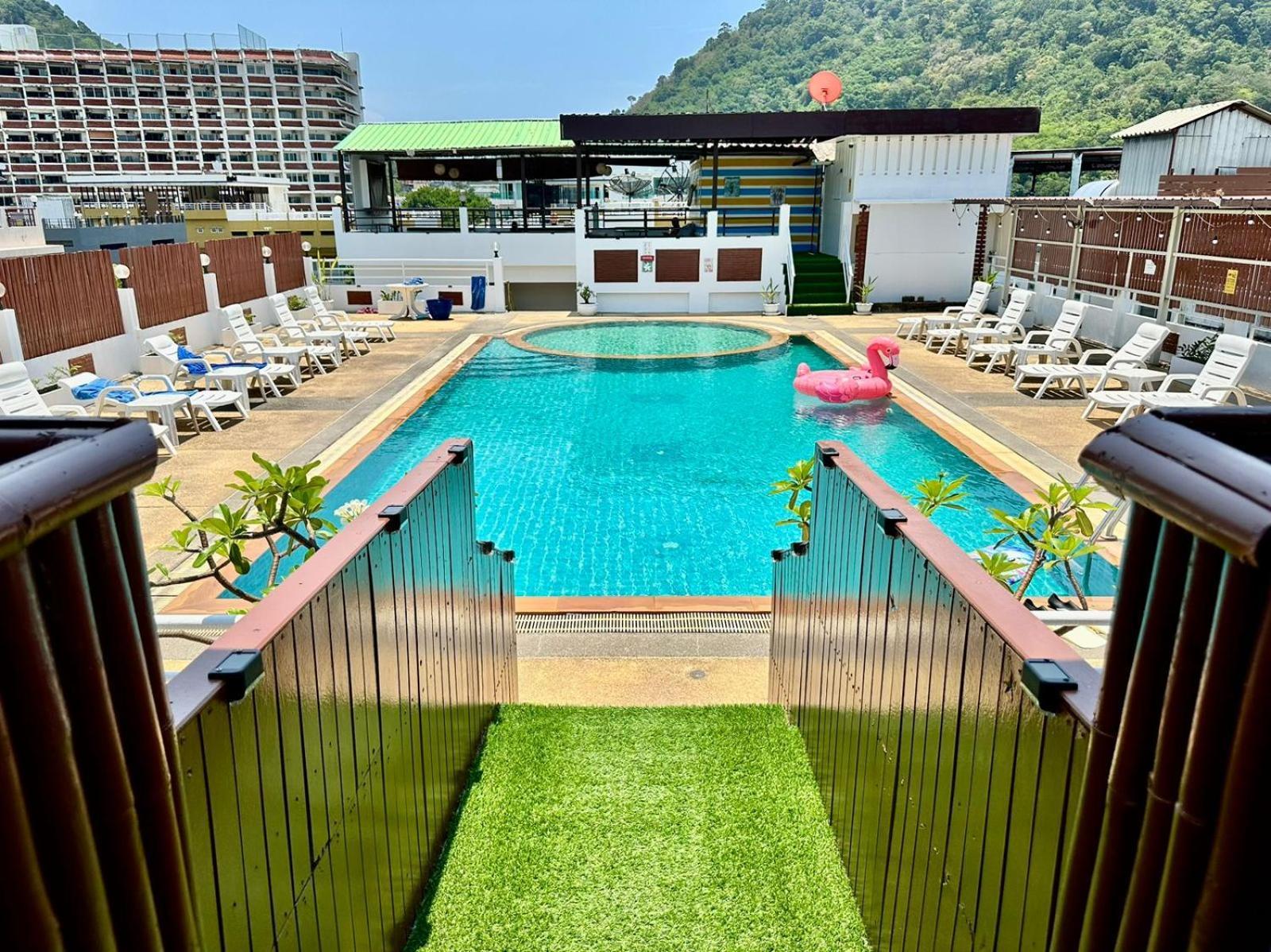 Issara Patong Beach Eksteriør billede