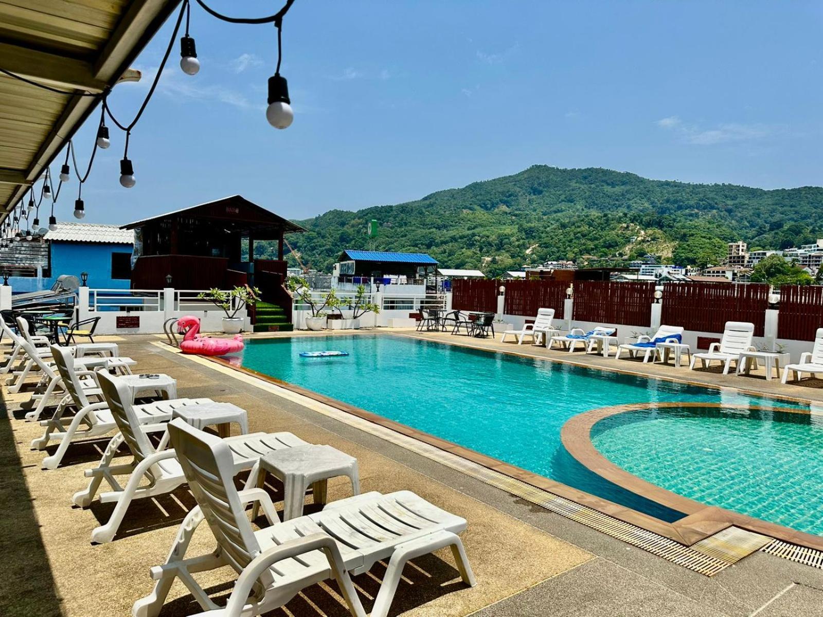 Issara Patong Beach Eksteriør billede