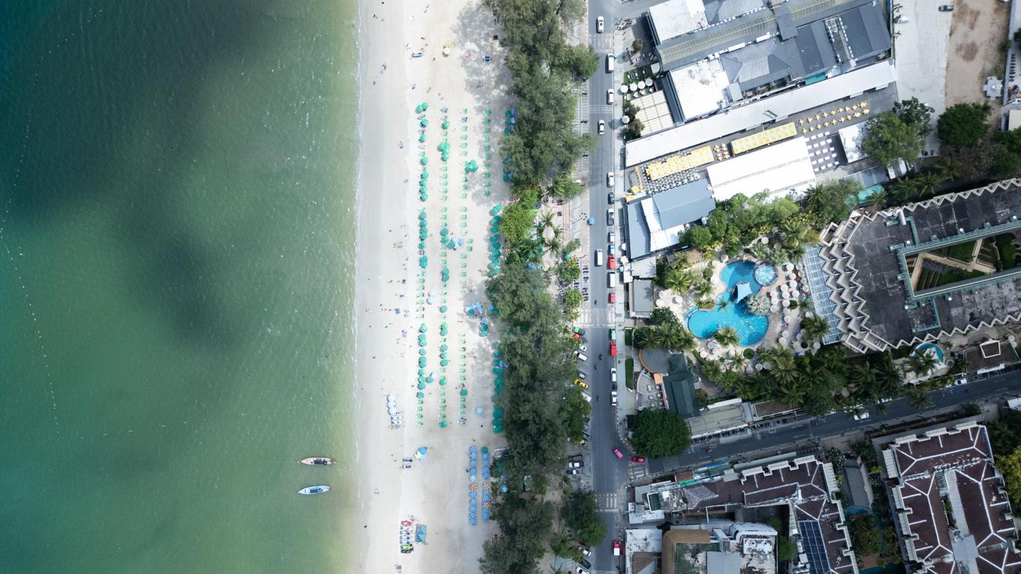 Issara Patong Beach Eksteriør billede