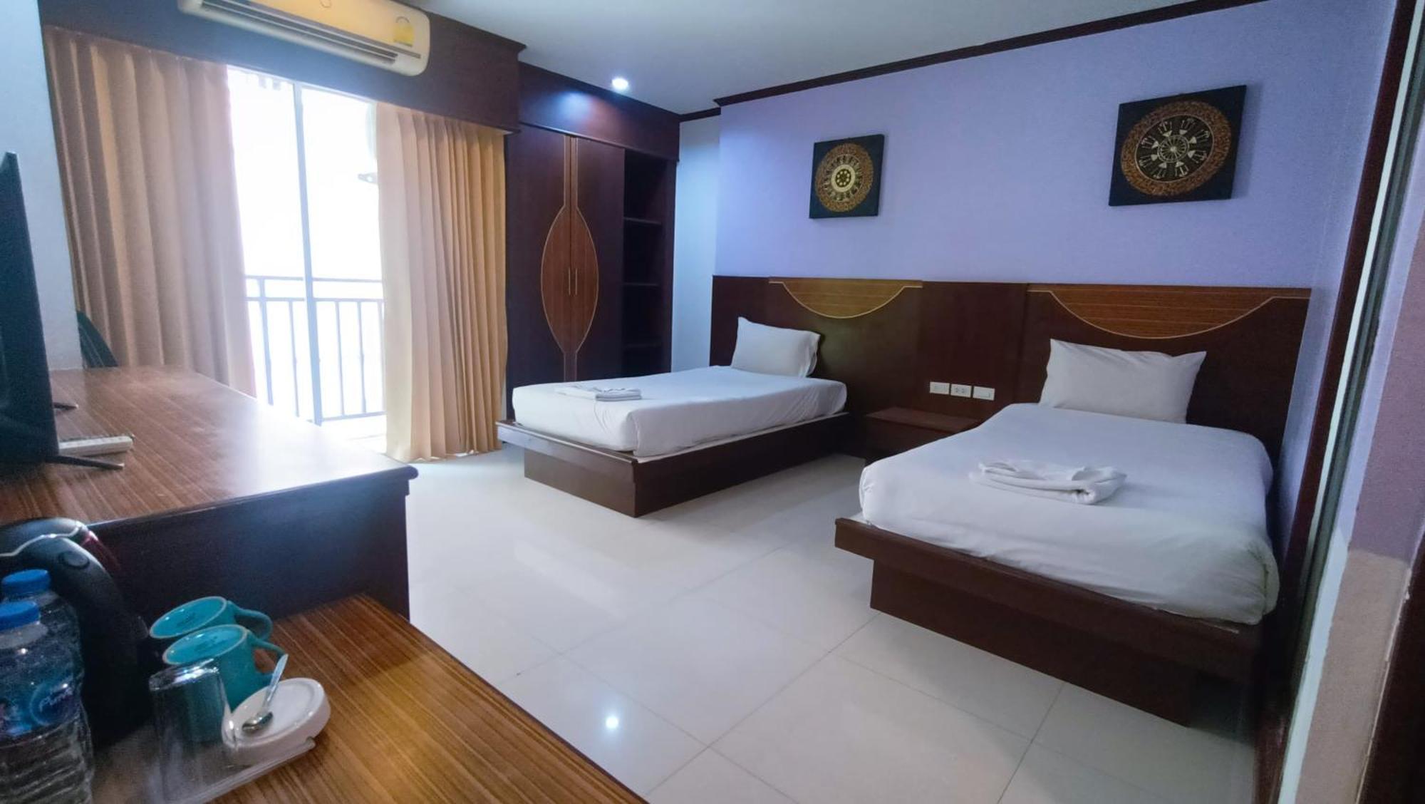 Issara Patong Beach Eksteriør billede