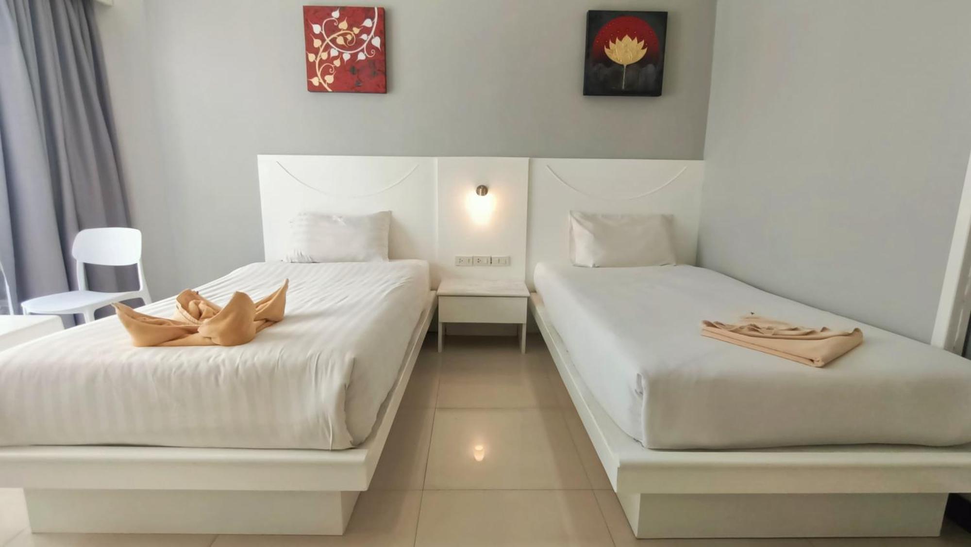 Issara Patong Beach Eksteriør billede