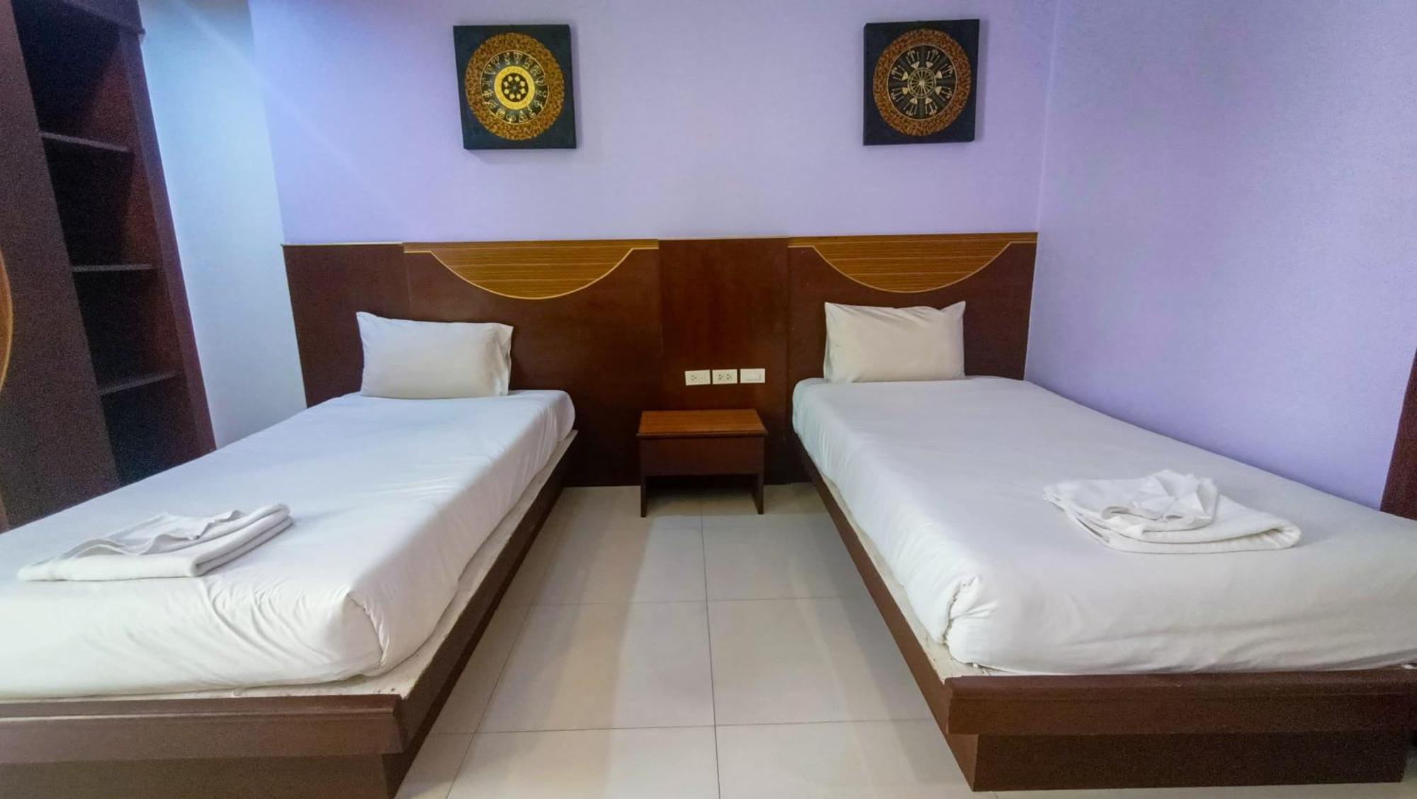 Issara Patong Beach Eksteriør billede