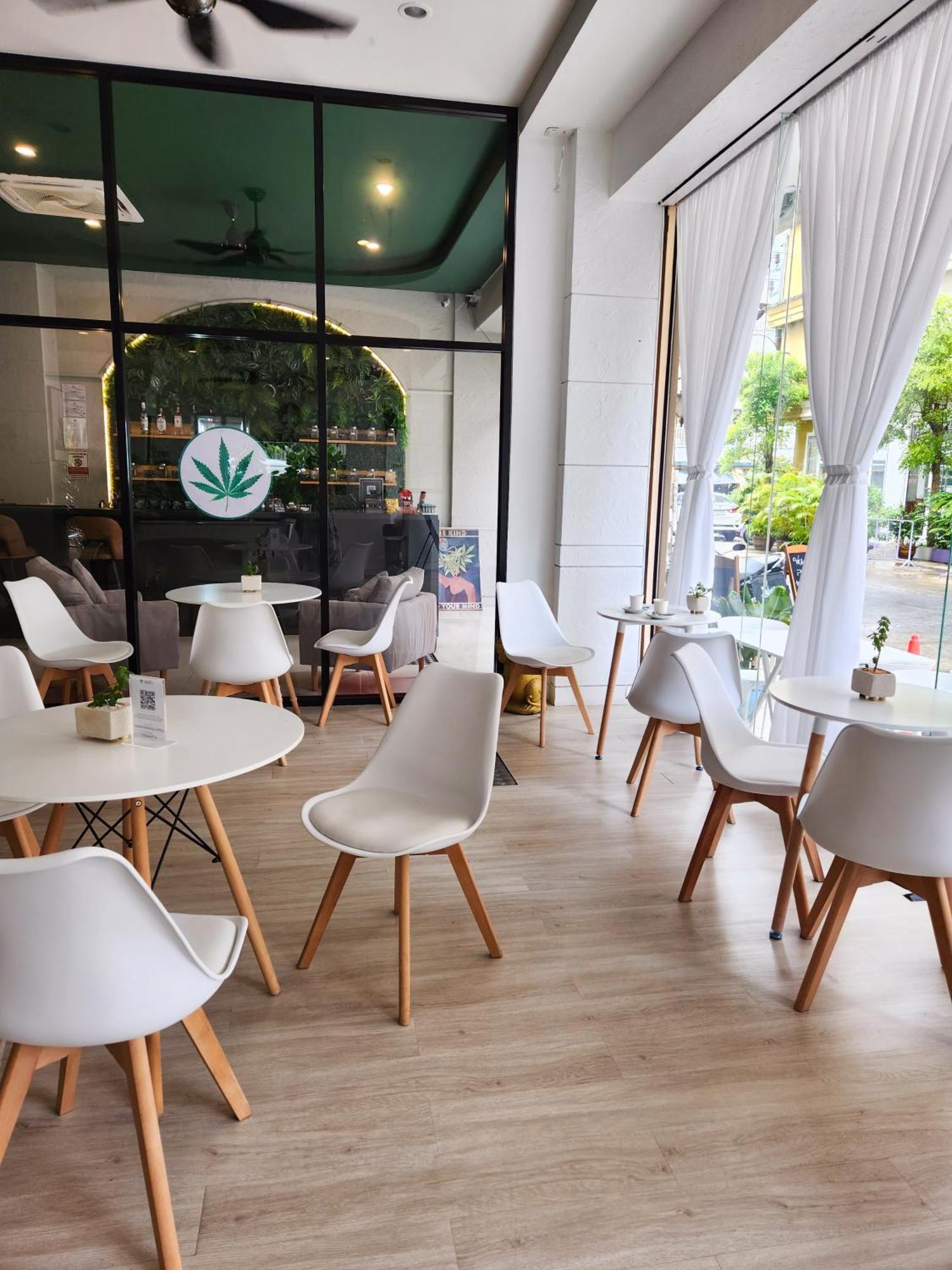 Issara Patong Beach Eksteriør billede