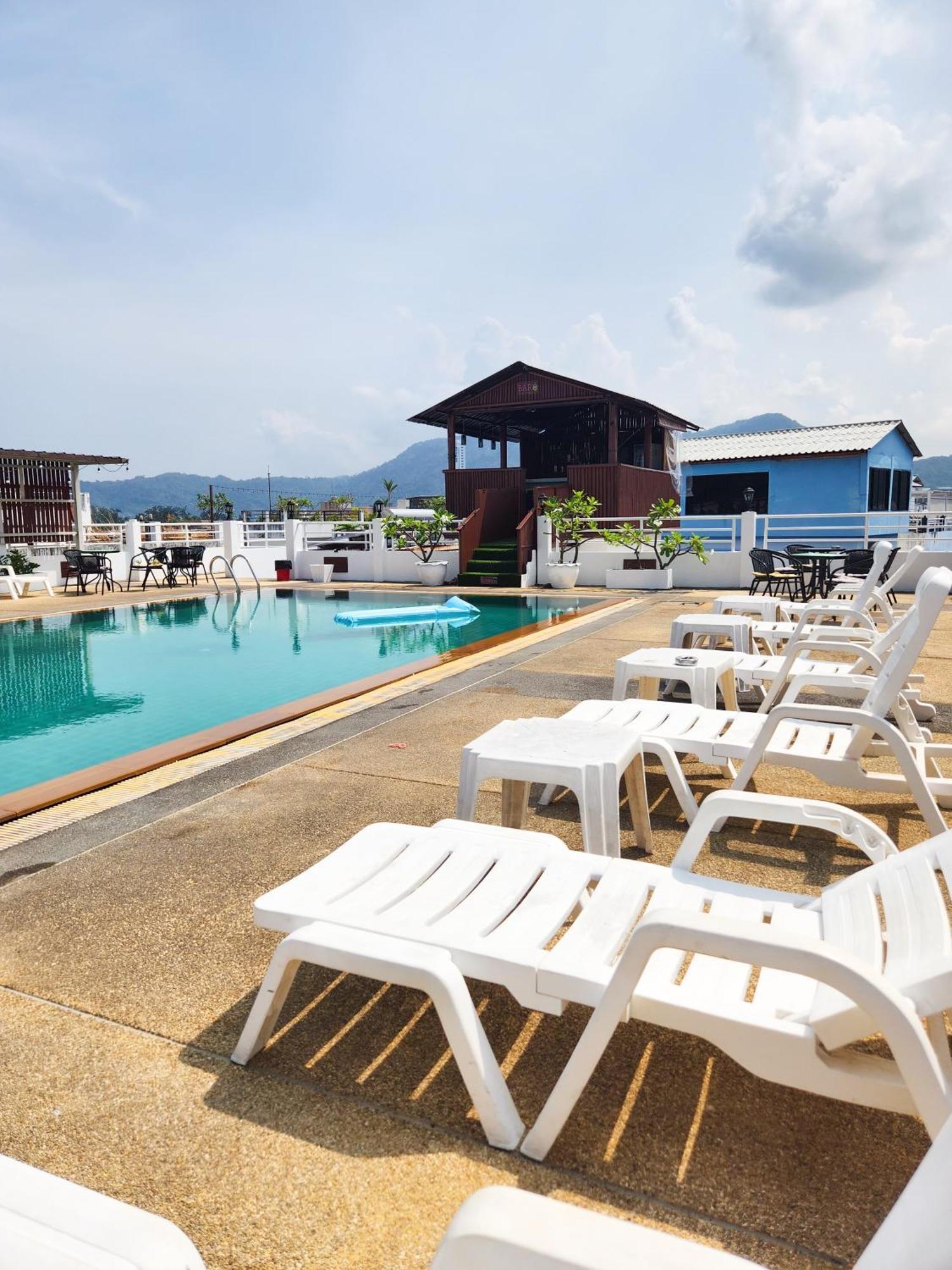 Issara Patong Beach Eksteriør billede